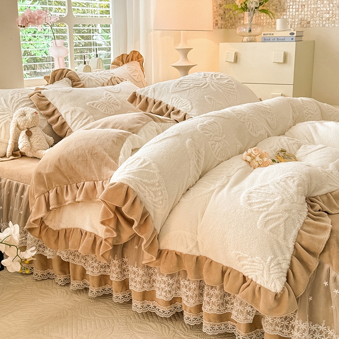 91家纺网 家纺一手货源 找家纺 唐人居 2025新款雕花牛奶绒床裙花边四件套--蝶舞 蝶舞-奶白