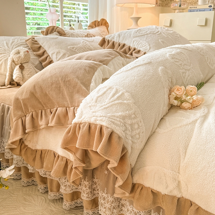 91家纺网 家纺一手货源 找家纺 唐人居 2025新款雕花牛奶绒床裙花边四件套--蝶舞 蝶舞-奶白