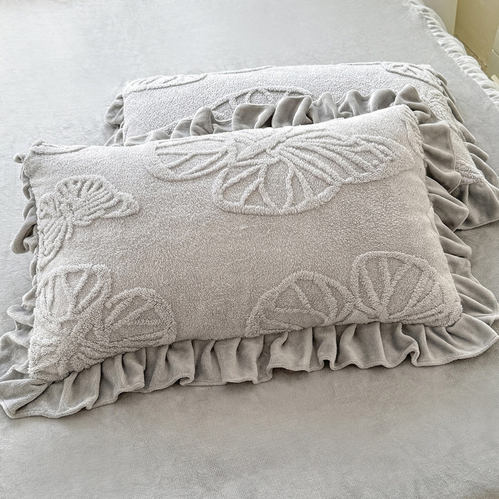 91家纺网 家纺一手货源 找家纺 唐人居 2025新款雕花牛奶绒床裙花边四件套--蝶舞 蝶舞-浅灰