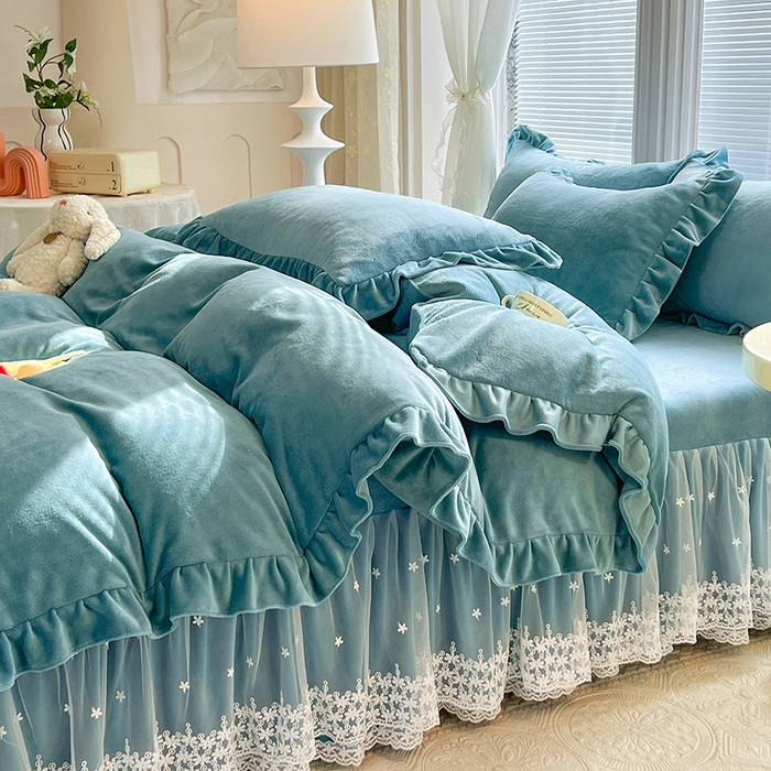 91家纺网 家纺一手货源 找家纺 （总）唐人居 2025新款加厚牛奶绒蕾丝花边床裙款四件套--爱丽丝系列