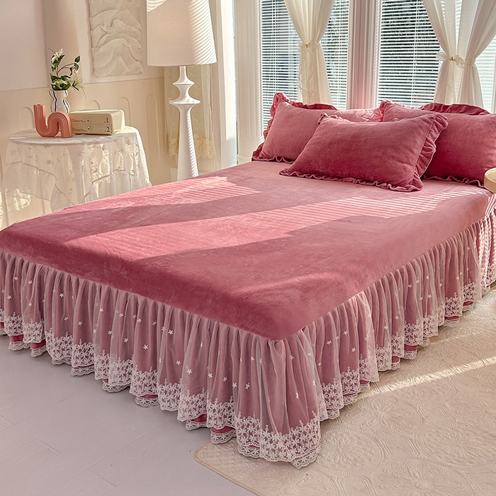 91家纺网 家纺一手货源 找家纺 唐人居 2025新款加厚牛奶绒蕾丝花边床裙款四件套--爱丽丝系列 爱丽丝-豆沙