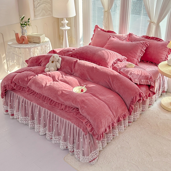 91家纺网 家纺一手货源 找家纺 唐人居 2025新款加厚牛奶绒蕾丝花边床裙款四件套--爱丽丝系列 爱丽丝-豆沙