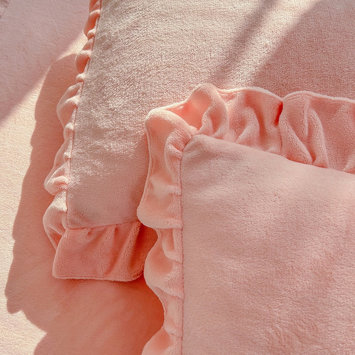 91家纺网 家纺一手货源 找家纺 唐人居 2025新款加厚牛奶绒蕾丝花边床裙款四件套--爱丽丝系列 爱丽丝-玉