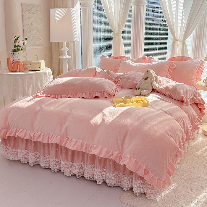 91家纺网 家纺一手货源 找家纺 唐人居 2025新款加厚牛奶绒蕾丝花边床裙款四件套--爱丽丝系列 爱丽丝-玉