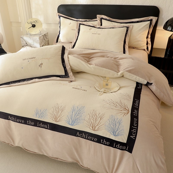 91家纺网 家纺一手货源 找家纺 （总）唐人居 2025新款宝宝绒绣花四件套-塞纳河畔