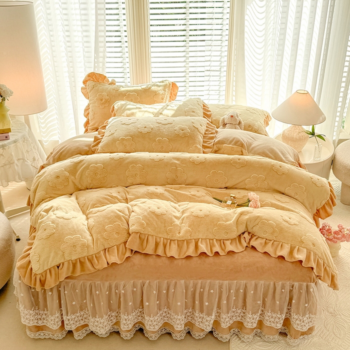 91家纺网 家纺一手货源 找家纺 唐人居 2025新款雕花花边兔毛绒床裙四件套 花儿朵朵-奶黄