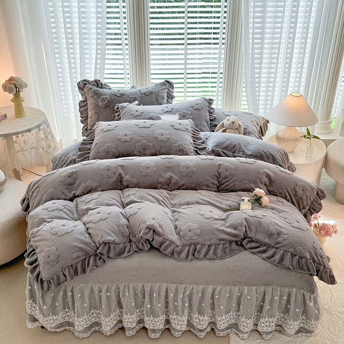 91家纺网 家纺一手货源 找家纺 （总）唐人居 2025新款雕花花边兔毛绒床裙四件套