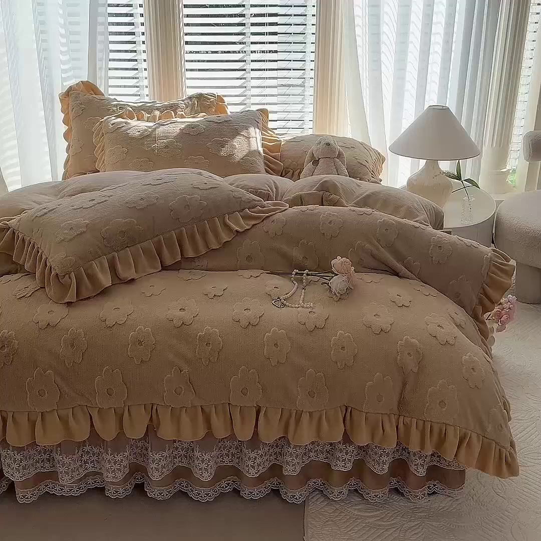 91家纺网 家纺一手货源 找家纺 唐人居 2025新款雕花花边兔毛绒床裙四件套 花儿朵朵-卡其