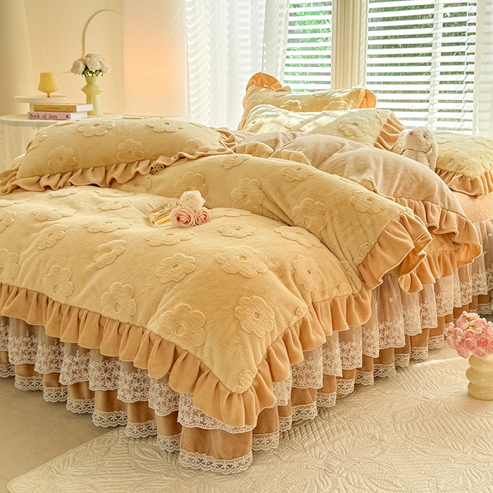 91家纺网 家纺一手货源 找家纺 唐人居 2025新款雕花花边兔毛绒床裙四件套 花儿朵朵-奶黄