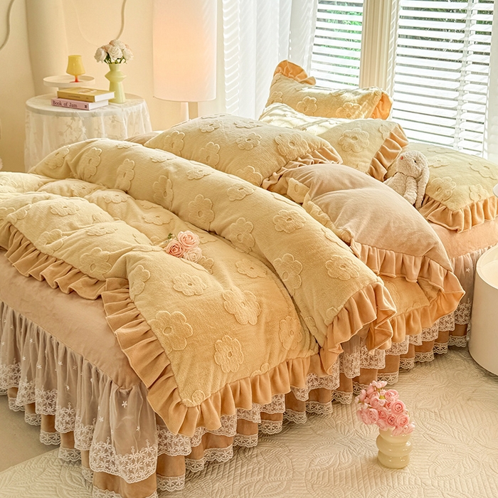 91家纺网 家纺一手货源 找家纺 唐人居 2025新款雕花花边兔毛绒床裙四件套 花儿朵朵-奶黄