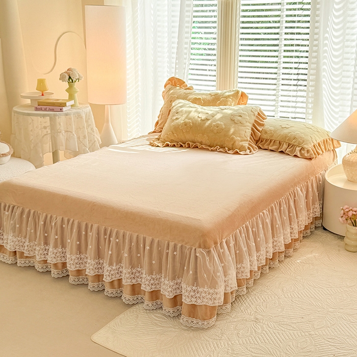 91家纺网 家纺一手货源 找家纺 唐人居 2025新款雕花花边兔毛绒床裙四件套 花儿朵朵-奶黄