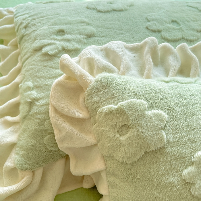 91家纺网 家纺一手货源 找家纺 唐人居 2025新款雕花花边兔毛绒床裙四件套 花儿朵朵-浅绿