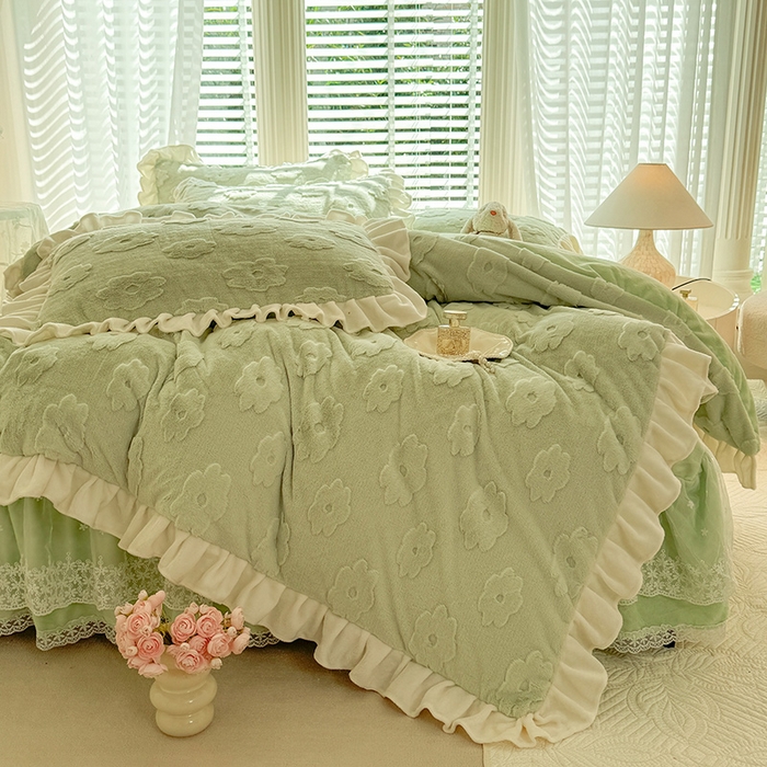 91家纺网 家纺一手货源 找家纺 唐人居 2025新款雕花花边兔毛绒床裙四件套 花儿朵朵-浅绿
