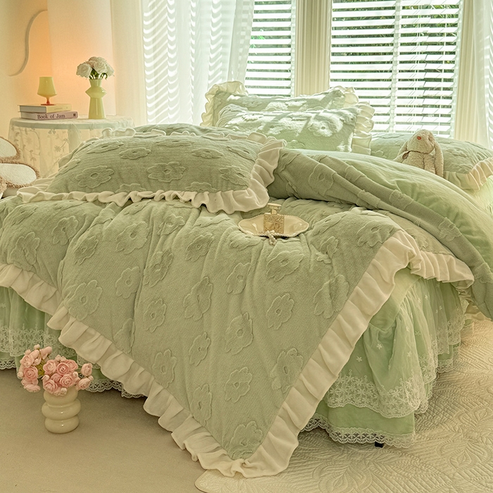 91家纺网 家纺一手货源 找家纺 唐人居 2025新款雕花花边兔毛绒床裙四件套 花儿朵朵-浅绿