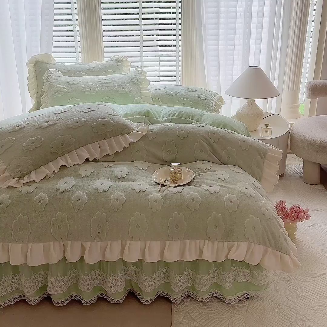91家纺网 家纺一手货源 找家纺 唐人居 2025新款雕花花边兔毛绒床裙四件套 花儿朵朵-浅绿