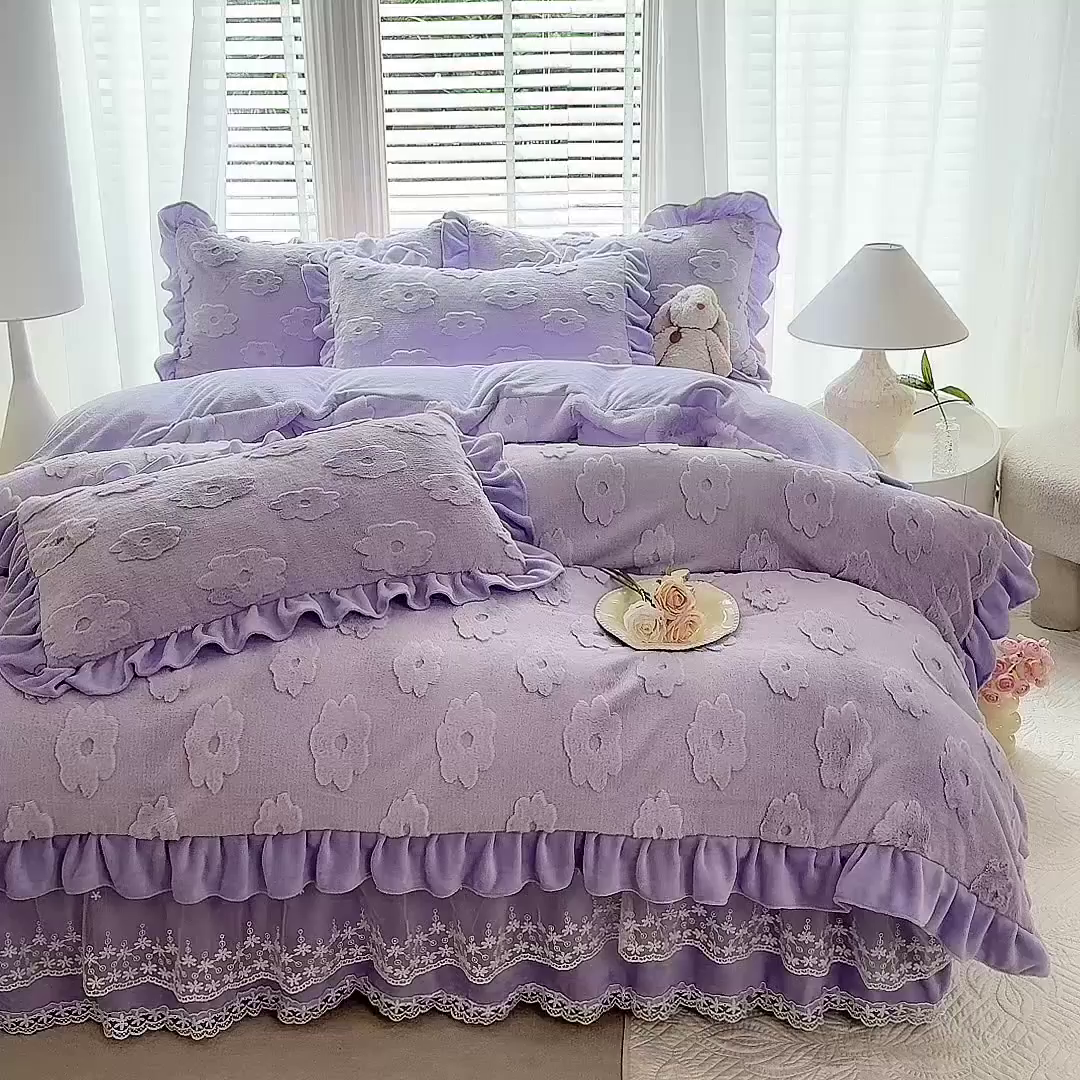 91家纺网 家纺一手货源 找家纺 唐人居 2025新款雕花花边兔毛绒床裙四件套 花儿朵朵-紫色