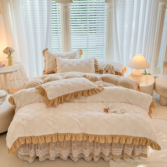 91家纺网 家纺一手货源 找家纺 唐人居 2025新款雕花花边兔毛绒床裙四件套 小树林-奶白