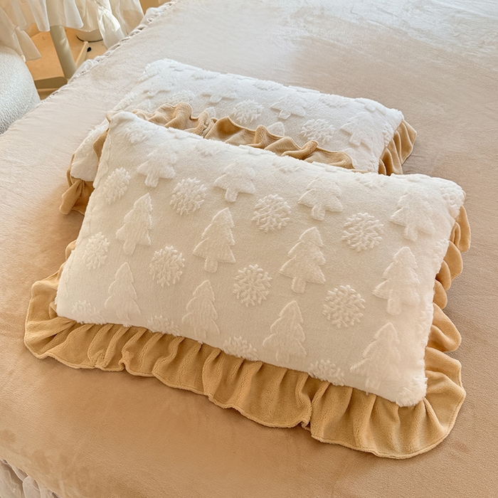 91家纺网 家纺一手货源 找家纺 唐人居 2025新款雕花花边兔毛绒床裙四件套 小树林-奶白