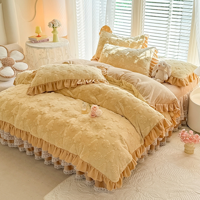 91家纺网 家纺一手货源 找家纺 唐人居 2025新款雕花花边兔毛绒床裙四件套 小树林-奶黄