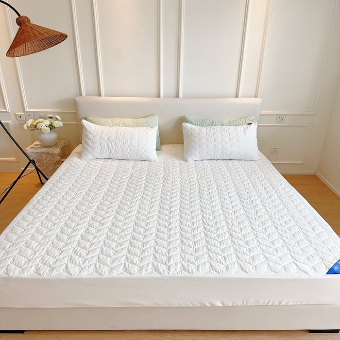 91家纺网 家纺一手货源 找家纺 兜米2025新品供跨境外贸A类防水隔尿夹棉床笠加厚席梦思床垫保护罩 本白