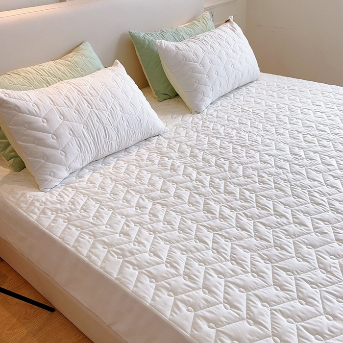 91家纺网 家纺一手货源 找家纺 兜米2025新品供跨境外贸A类防水隔尿夹棉床笠加厚席梦思床垫保护罩 本白