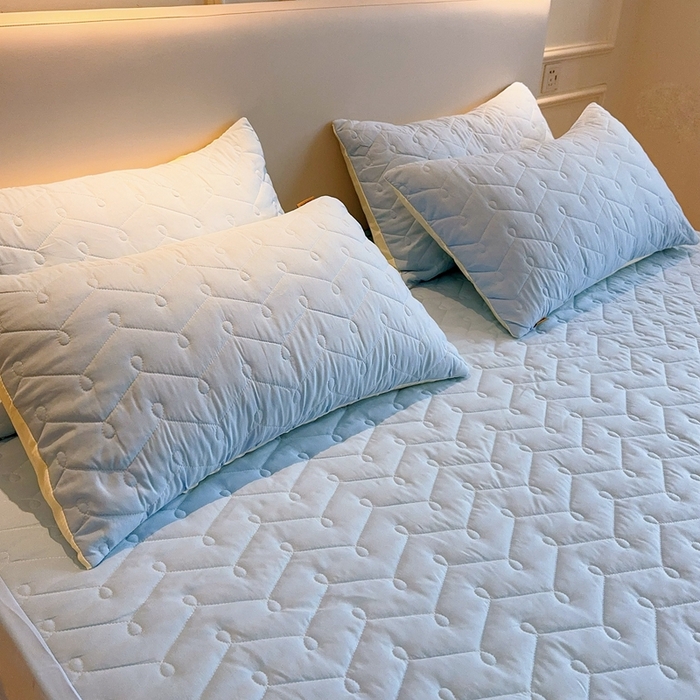 91家纺网 家纺一手货源 找家纺 兜米2025新品供跨境外贸A类防水隔尿夹棉床笠加厚席梦思床垫保护罩 天蓝