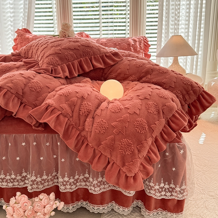 91家纺网 家纺一手货源 找家纺 唐人居 2025新款雕花花边兔毛绒床裙四件套 小树林-深红