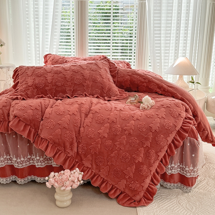 91家纺网 家纺一手货源 找家纺 唐人居 2025新款雕花花边兔毛绒床裙四件套 小树林-深红