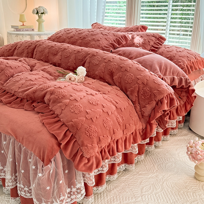 91家纺网 家纺一手货源 找家纺 唐人居 2025新款雕花花边兔毛绒床裙四件套 小树林-深红