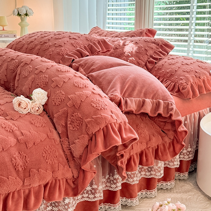 91家纺网 家纺一手货源 找家纺 唐人居 2025新款雕花花边兔毛绒床裙四件套 小树林-深红