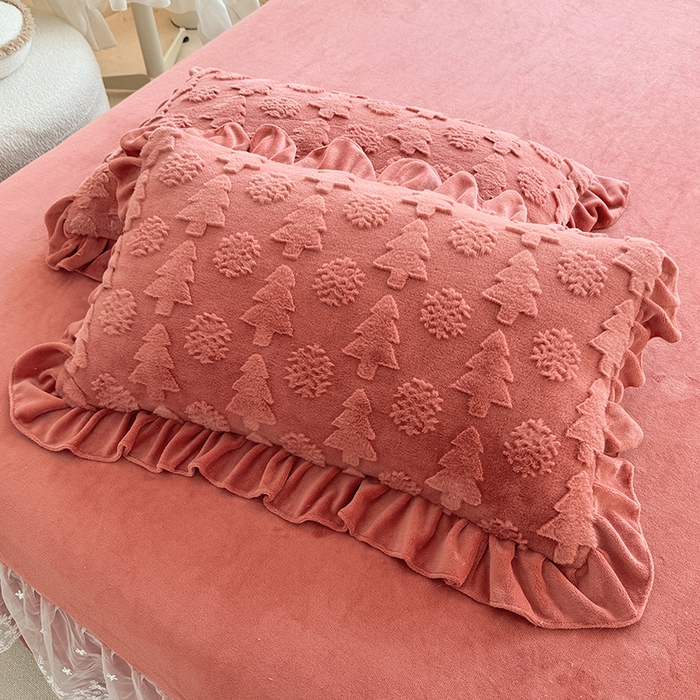 91家纺网 家纺一手货源 找家纺 唐人居 2025新款雕花花边兔毛绒床裙四件套 小树林-深红