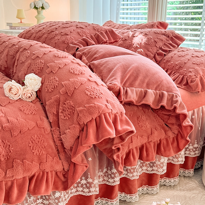 91家纺网 家纺一手货源 找家纺 唐人居 2025新款雕花花边兔毛绒床裙四件套 小树林-深红