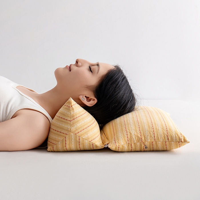 91家纺网 家纺一手货源 找家纺 小米枕芯 2025新款全棉水洗棉组合荞麦枕 枕头枕芯 可拆卸的三角组合枕 黄色