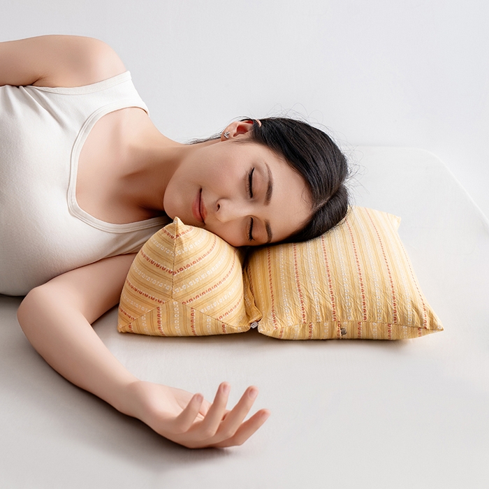 91家纺网 家纺一手货源 找家纺 小米枕芯 2025新款全棉水洗棉组合荞麦枕 枕头枕芯 可拆卸的三角组合枕 黄色