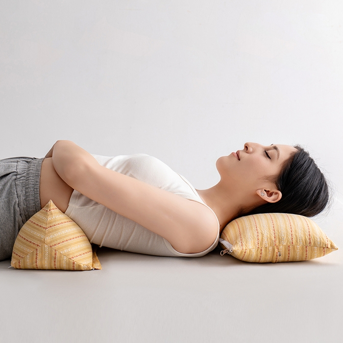 91家纺网 家纺一手货源 找家纺 小米枕芯 2025新款全棉水洗棉组合荞麦枕 枕头枕芯 可拆卸的三角组合枕 黄色