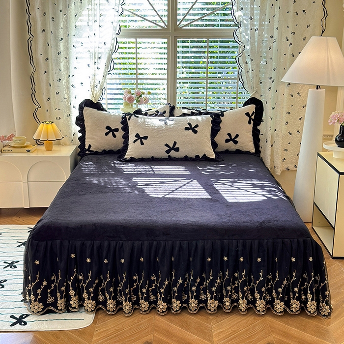 91家纺网 家纺一手货源 找家纺 （总）唐人居 2025新款高克重阳离子绒花边雕花套件