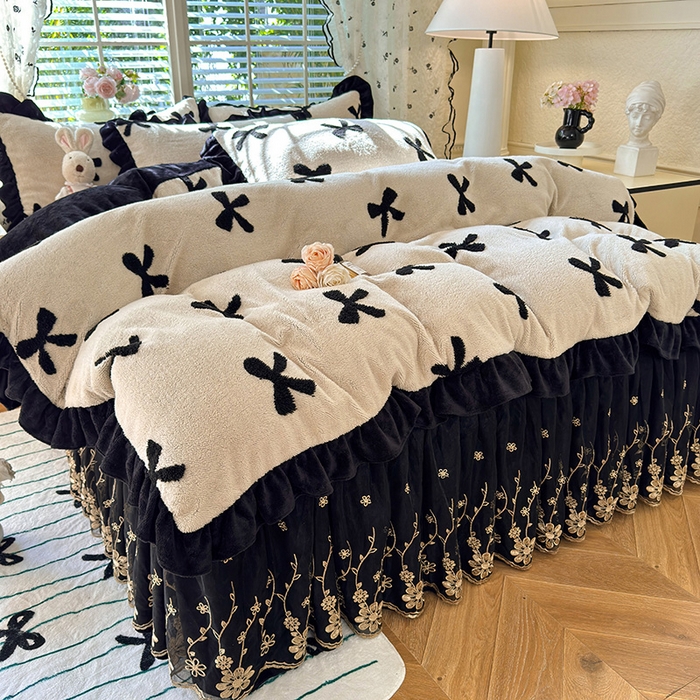 91家纺网 家纺一手货源 找家纺 唐人居 2025新款高克重阳离子绒花边雕花套件 蝴蝶结-奶白