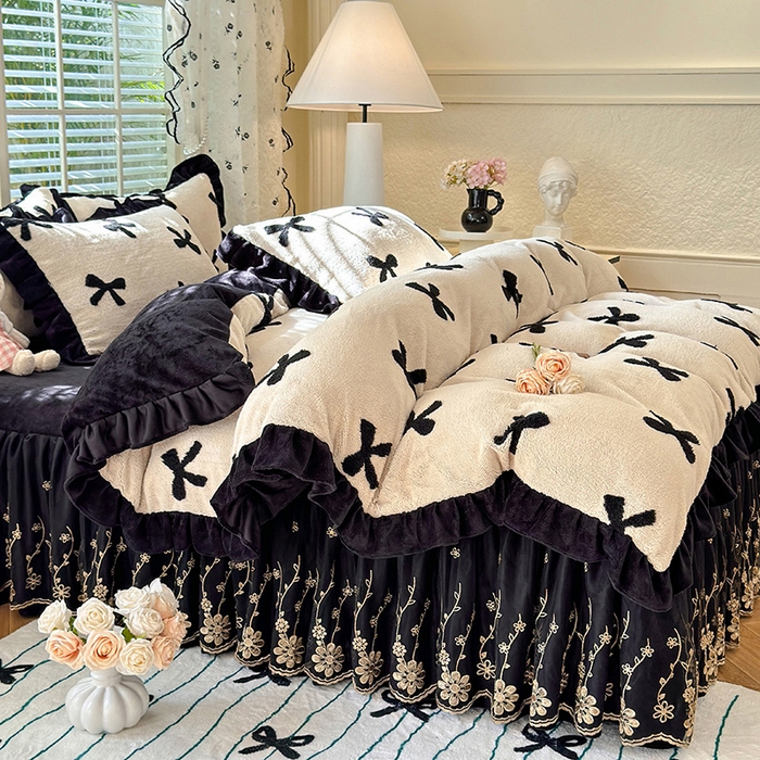 91家纺网 家纺一手货源 找家纺 唐人居 2025新款高克重阳离子绒花边雕花套件 蝴蝶结-奶白