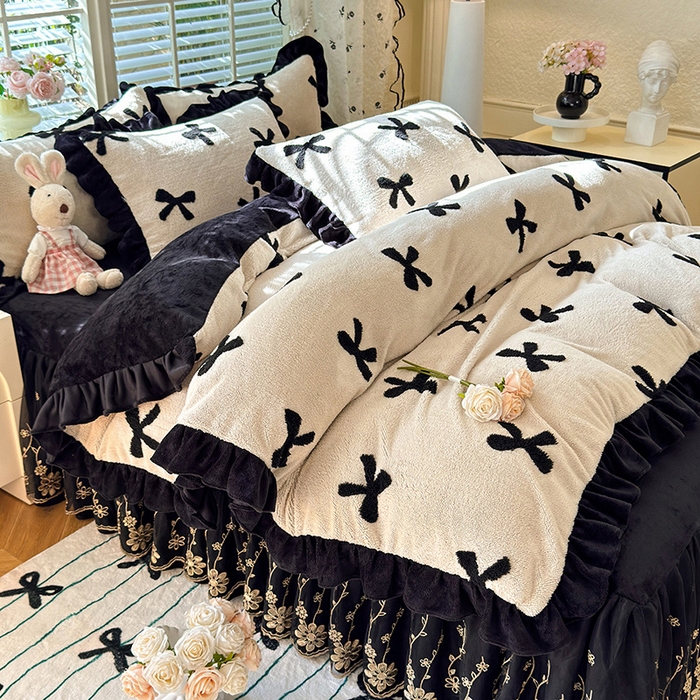 91家纺网 家纺一手货源 找家纺 唐人居 2025新款高克重阳离子绒花边雕花套件 蝴蝶结-奶白