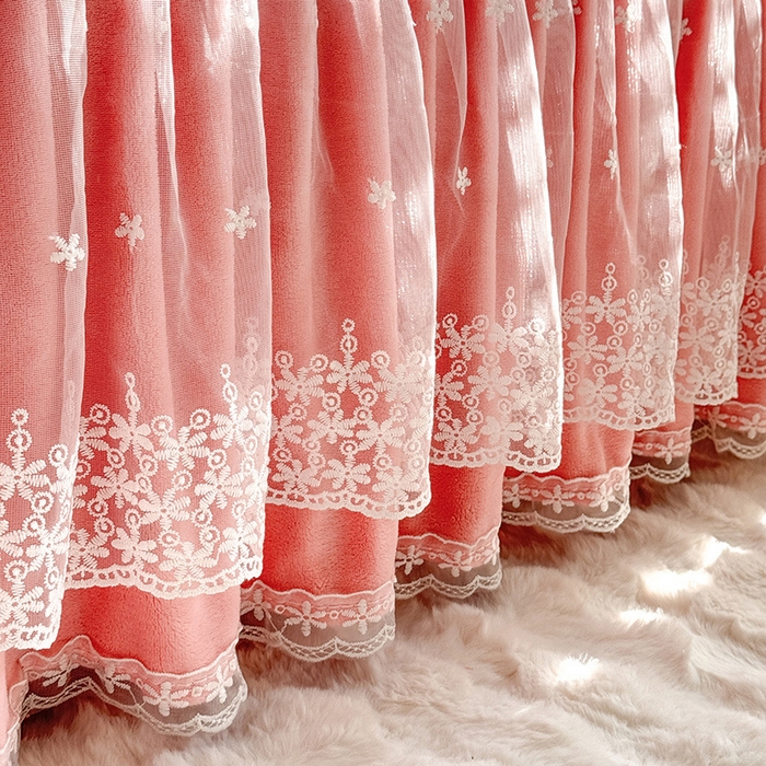 91家纺网 家纺一手货源 找家纺 唐人居 2025新款高克重阳离子绒花边雕花套件 蝴蝶-粉色