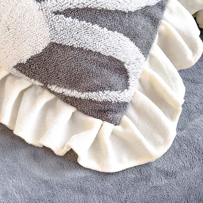 91家纺网 家纺一手货源 找家纺 唐人居 2025新款高克重阳离子绒花边雕花套件 蝴蝶-灰色