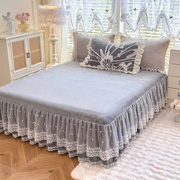 91家纺网 家纺一手货源 找家纺 唐人居 2025新款高克重阳离子绒花边雕花套件 蝴蝶-灰色