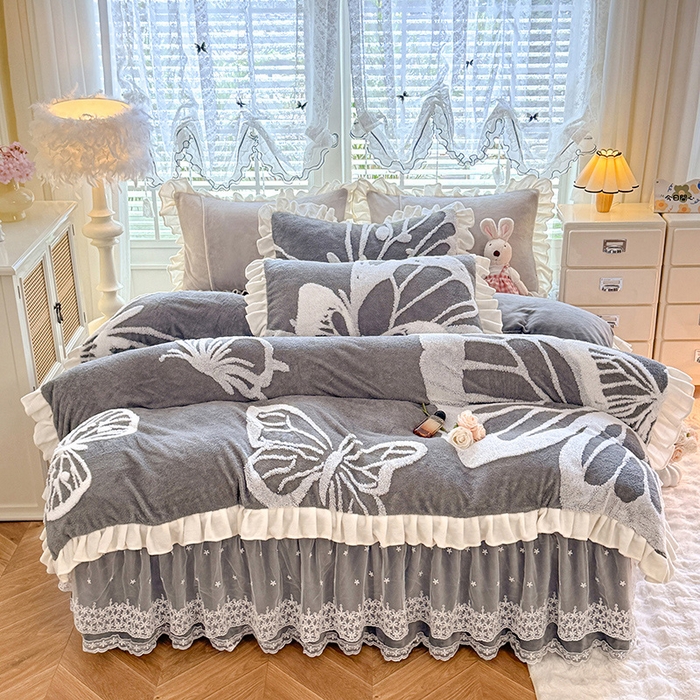 91家纺网 家纺一手货源 找家纺 唐人居 2025新款高克重阳离子绒花边雕花套件 蝴蝶-灰色