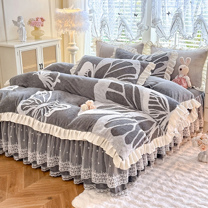 91家纺网 家纺一手货源 找家纺 唐人居 2025新款高克重阳离子绒花边雕花套件 蝴蝶-灰色