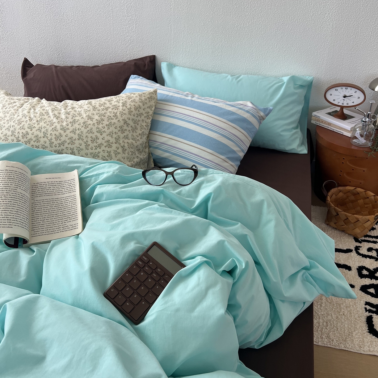 91家纺网 家纺一手货源 找家纺 蜜宿 2025新款混搭全棉水洗棉四件套-薄巧椰奶 薄巧椰奶（枕套-条纹+繁花）