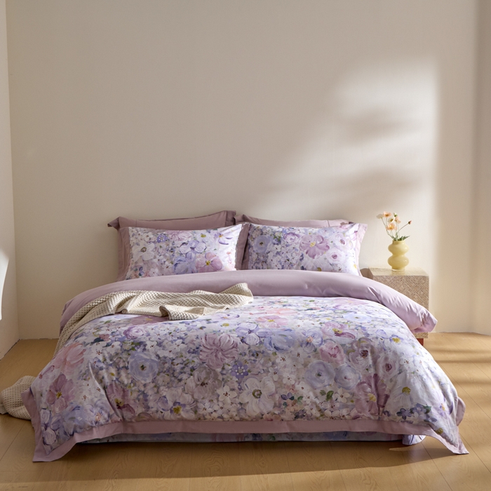 91家纺网 家纺一手货源 找家纺 禾时 2025新款全棉纯棉贡缎数码50双股长绒棉磨毛四件套（带高档礼盒） 暗香