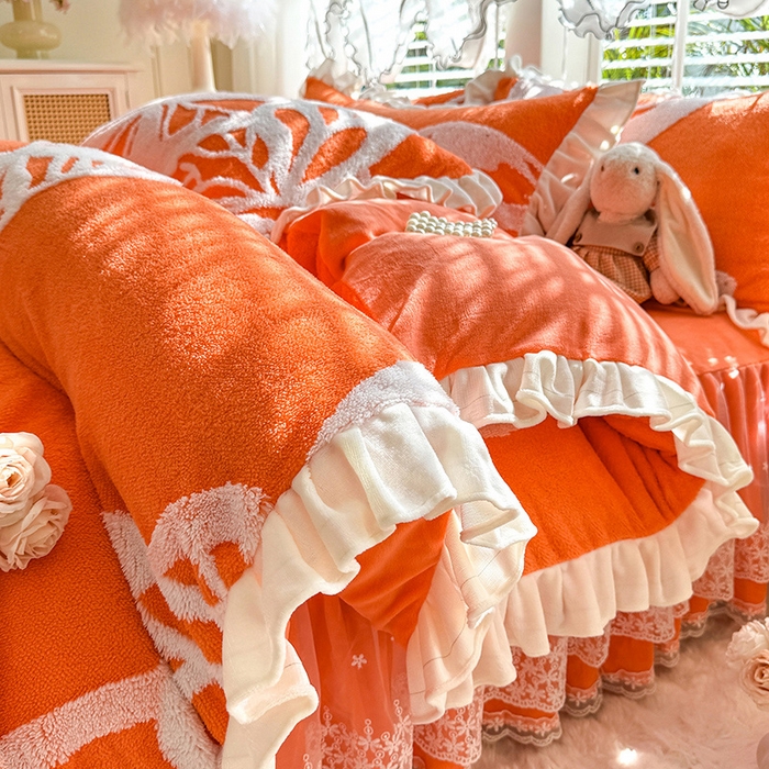 91家纺网 家纺一手货源 找家纺 唐人居 2025新款高克重阳离子绒花边雕花套件 蝴蝶-暖橘