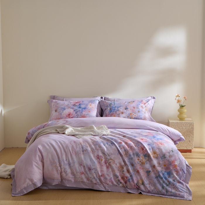 91家纺网 家纺一手货源 找家纺 禾时 2025新款全棉纯棉贡缎数码50双股长绒棉磨毛四件套（带高档礼盒） 花开半夏（紫）