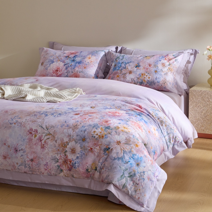 91家纺网 家纺一手货源 找家纺 禾时 2025新款全棉纯棉贡缎数码50双股长绒棉磨毛四件套（带高档礼盒） 花开半夏（紫）