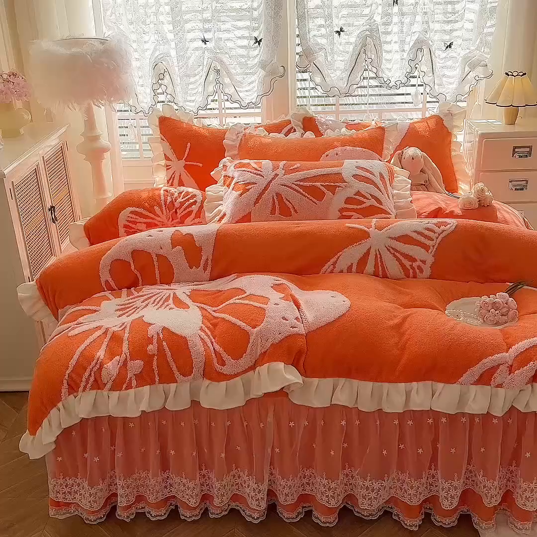 91家纺网 家纺一手货源 找家纺 唐人居 2025新款高克重阳离子绒花边雕花套件 蝴蝶-暖橘